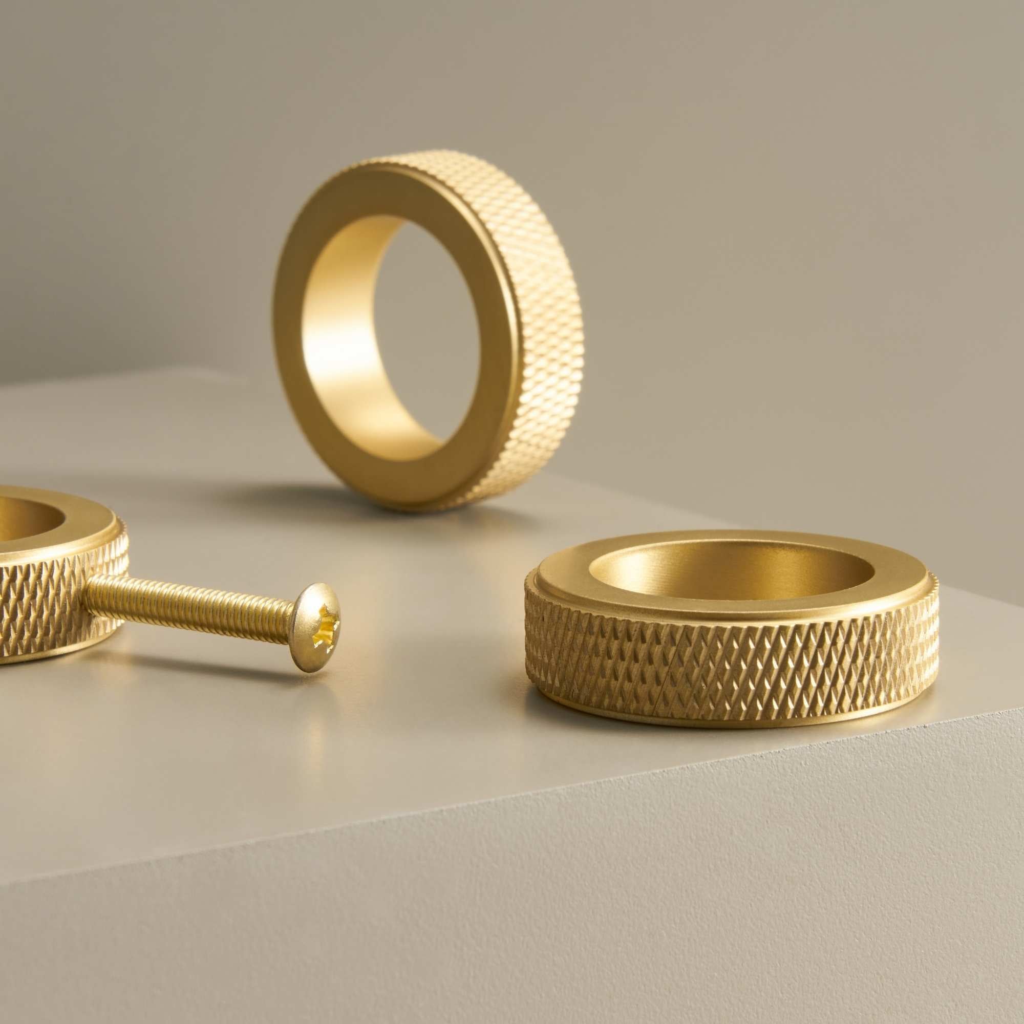 Knopp CH059B | Lättrad | Mässing