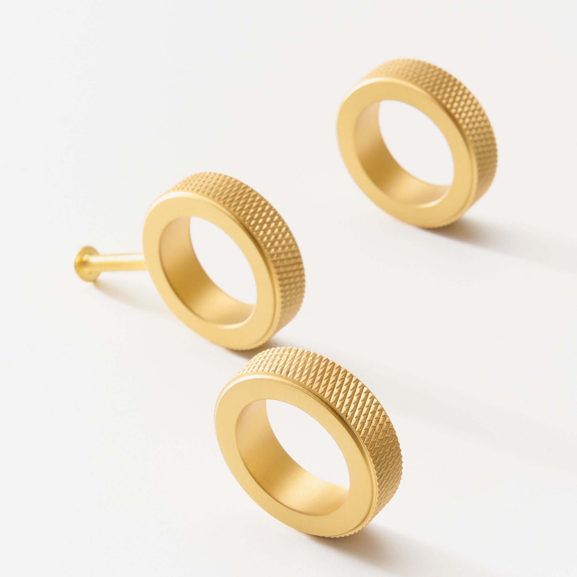 Knopp CH059B | Lättrad | Mässing