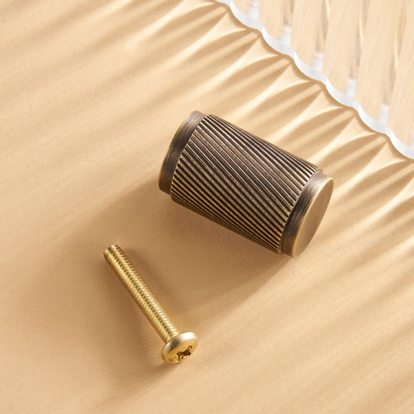 Knob 3146 | Ribbed | Antique Brass