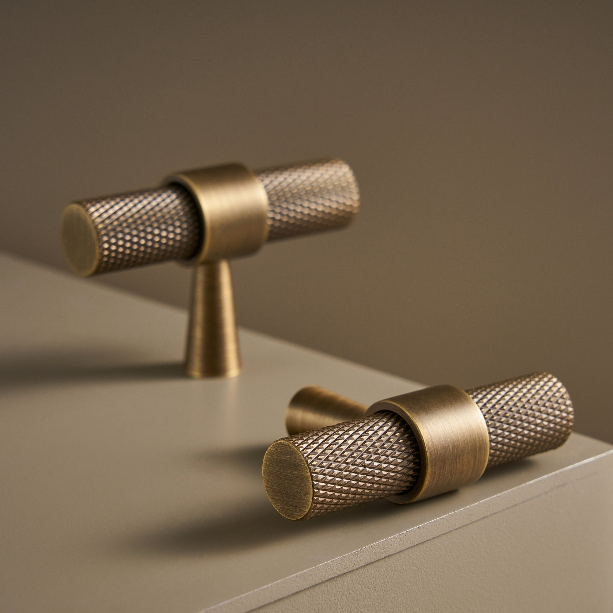 T-barre CH016 | Nubret | Antik Messing