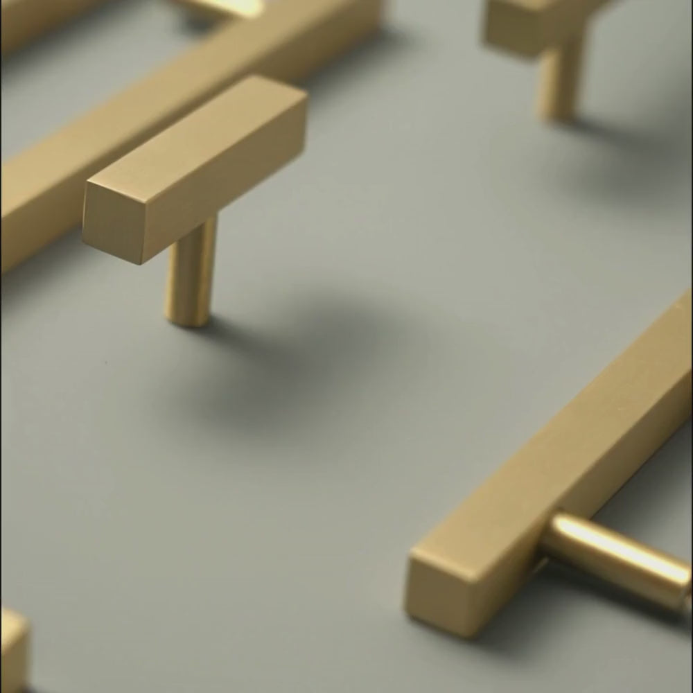 Greb CH012 | Kvadrat | Messing