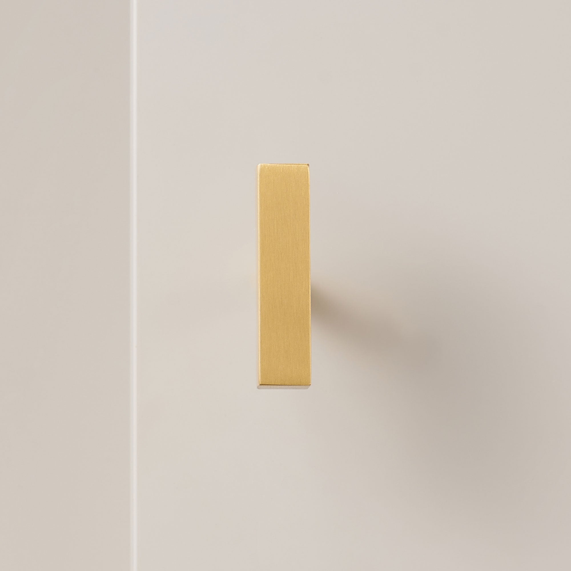 T-barre CH012 | Kvadrat | Messing
