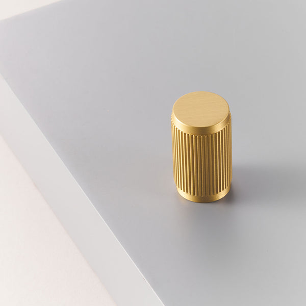 Knob 3100 | Ribbed | Brass