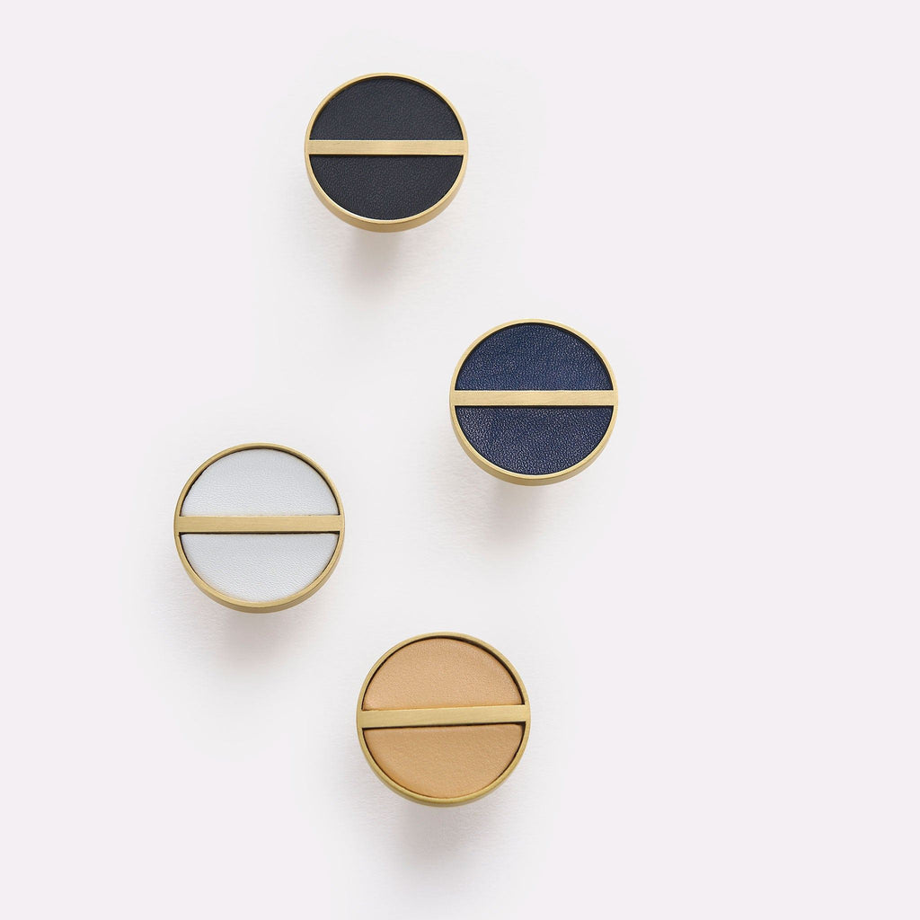 Knopp 1076 | Mässing/Läder | Vit - Dooroom